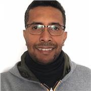 Soy creativo y metódico, antes de la virtualidad ya trabajaba enseñando y acompañando a personas a aprender más y mejor. Mi nombre es Cristian y espero que podamos coincidir en nuestros intereses. Puedo enseñar a personas con discapacidad porque hago eso